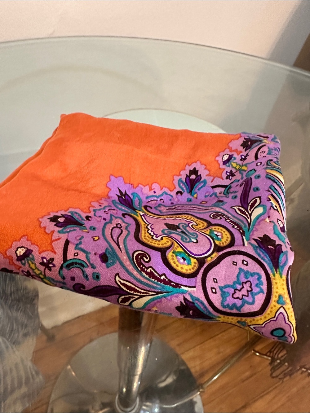 Elegant 100% Silk scarf. Multicolour. like new elegant.